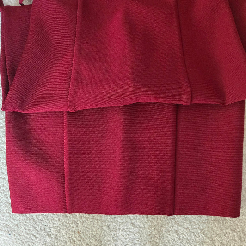 ROBE BORDEAUX DOS-NU MI-LONGUE ET FINES BRETELLES