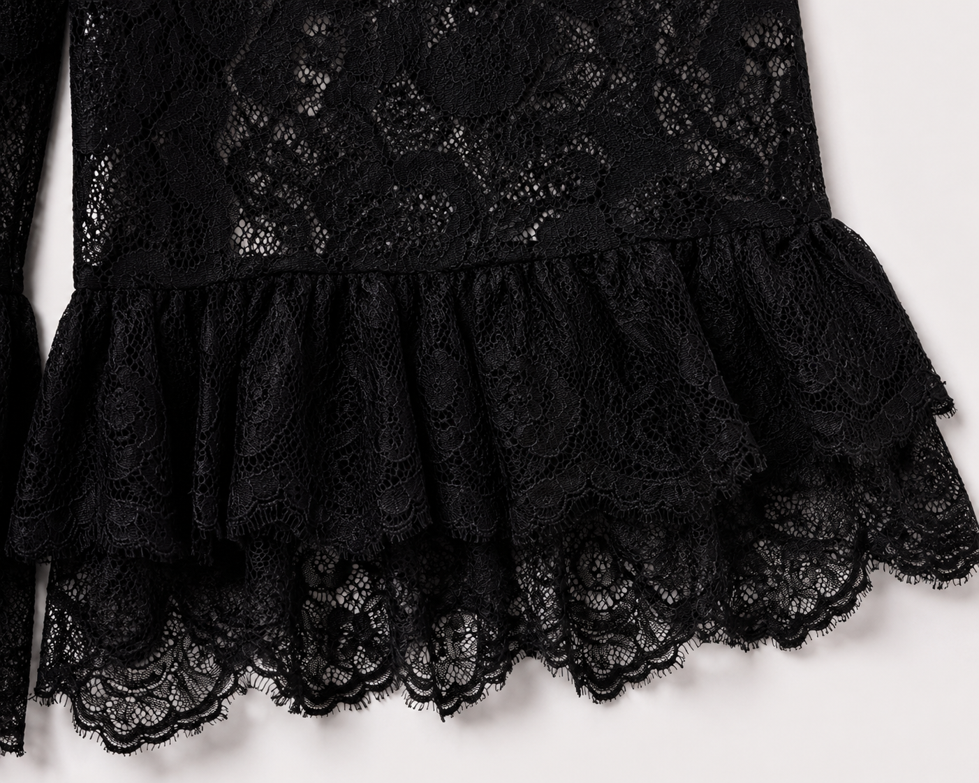 PANTACOURT NOIR DENTELLE  ÉDITION PARIS NUIT AMADELEINA